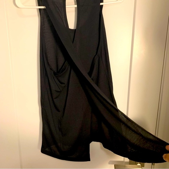 Nike Yoga Black Open Back Sleeveless Shirt in Size Small - Picture 7 of 8